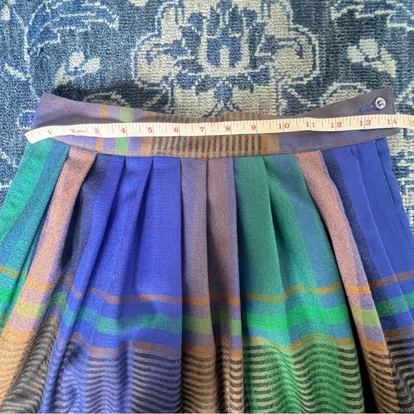 Vintage 80s Liz Claiborne pleated plaid 100% wool A-line skirt - Picture 7 of 9